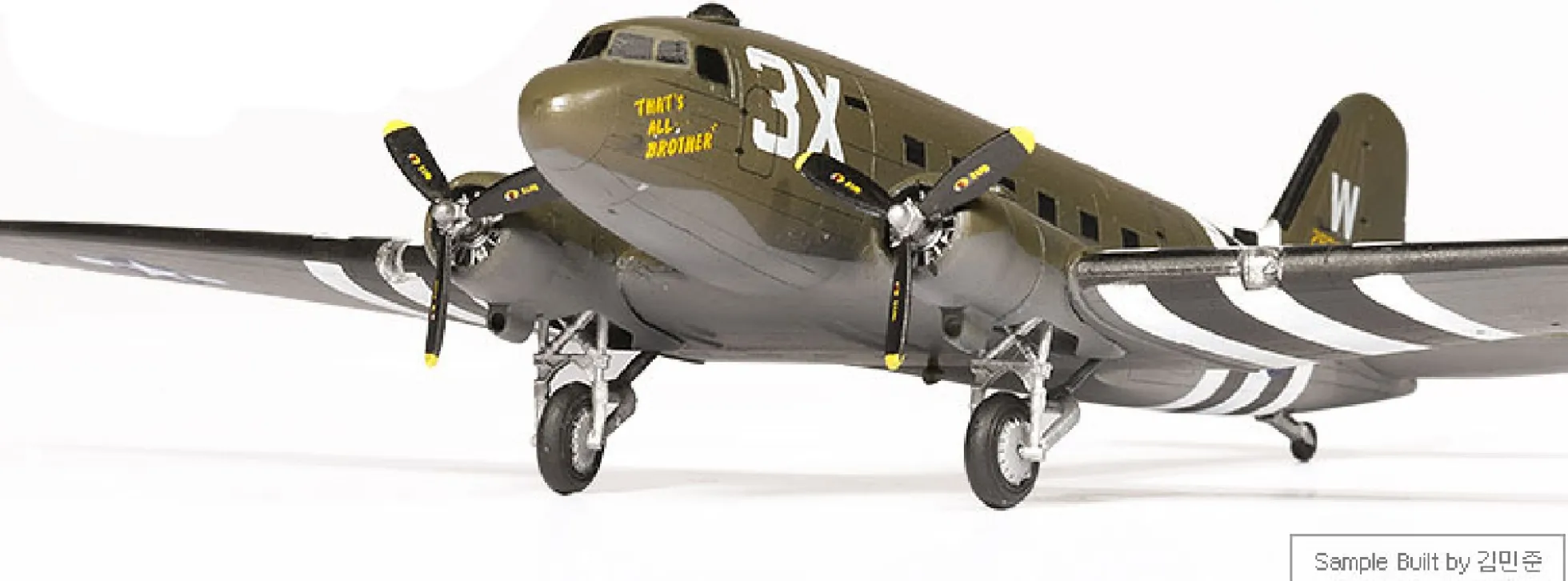 ACADEMY 12633 Douglas C-47 Skytrain USAAF | Flugzeug Bausatz 1:144
