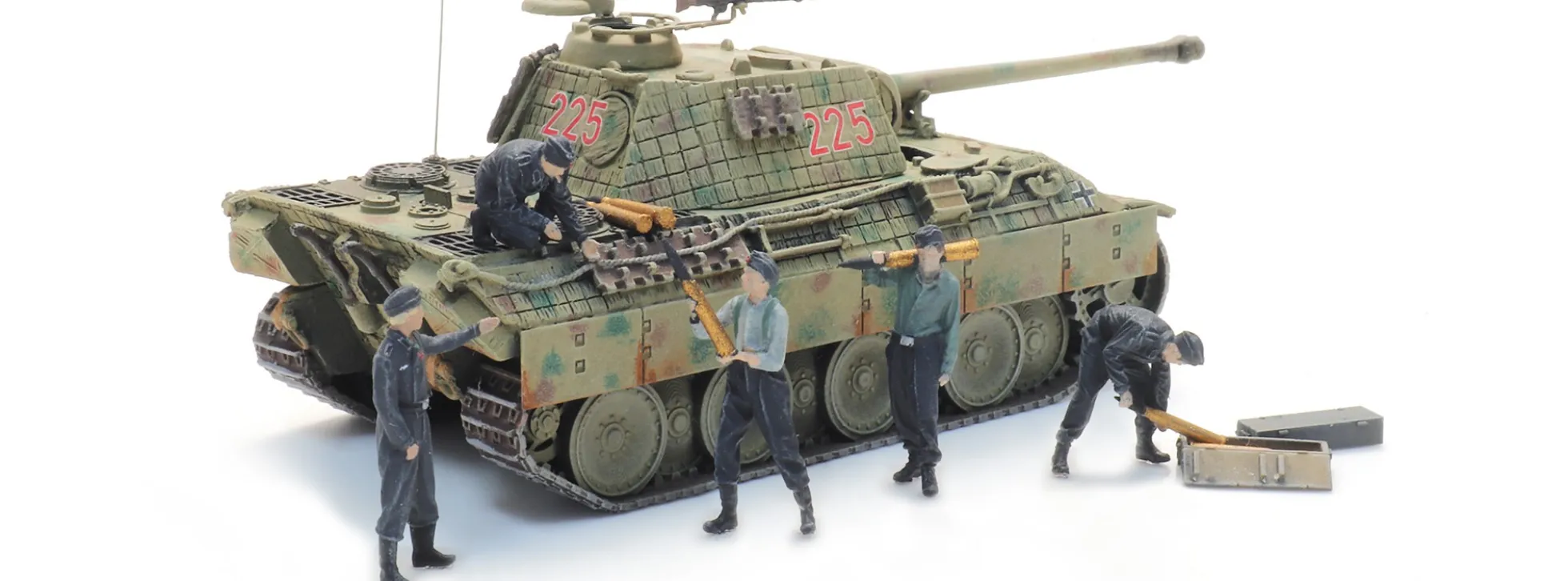 Artitec 5720011 WM-Panzerbesatzung beim nachladen | 6 Stück | Militär Figuren 1:72