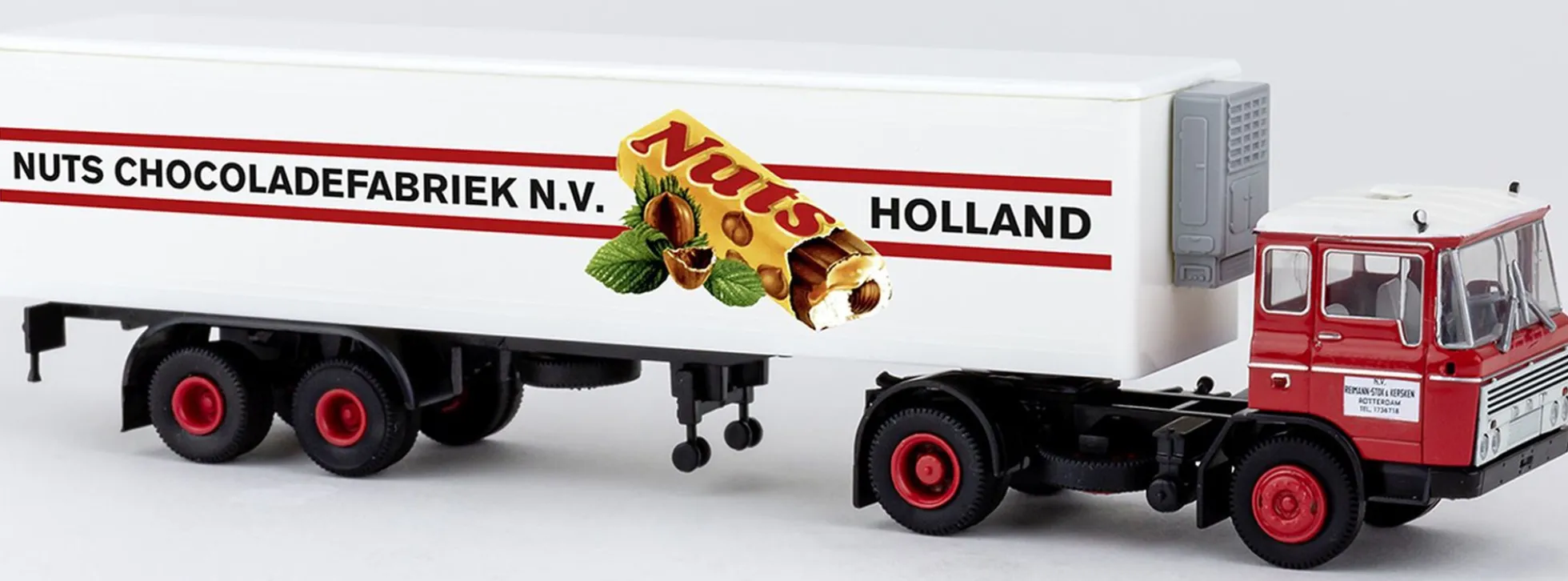 BREKINA 85286 DAF FT2600 Kühlkoffersattelzug RSK Nuts Holland 1962 LKW-Modell 1:87