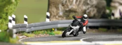 BUSCH 7940 Action-Set Kurvenkratzer Nr. 1 | Fertigmodell | Motorrad Spur H0