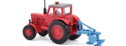 BUSCH 51361 Belarus MTS-52 mit Zweischarrpflug 1965 | Landwirtschaftsmodell 1:87