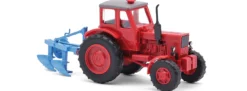 BUSCH 51361 Belarus MTS-52 mit Zweischarrpflug 1965 | Landwirtschaftsmodell 1:87