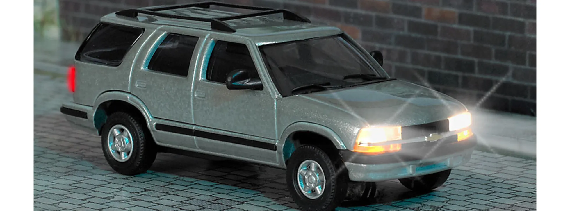 BUSCH 5658 Chevrolet Blazer mit Beleuchtung | Modellauto 1:87