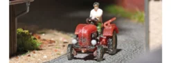 BUSCH 87503 Junior Traktor mit Bauer | Landwirtschaftsmodell 1:120