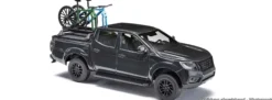 BUSCH 53724 Nissan Navara mit zwei Bikes | Modellauto 1:87