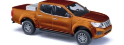 BUSCH 53720 Nissan Navara N-Guard mit Alukiste Goldmetallic | Modellauto 1:87