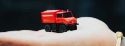 CARSON 500504178 MB Unimog U406 Feuerwehr | Sound | 2.4GHz | RC Auto 1:87 Spur H0