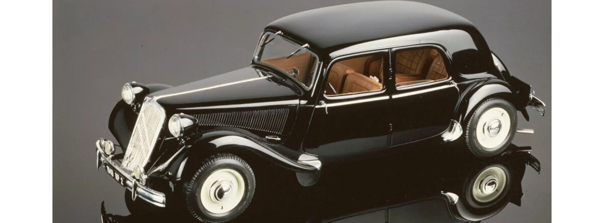 Heller 80799 Citroen 15 SIX Traction Avant | Auto Bausatz 1:8