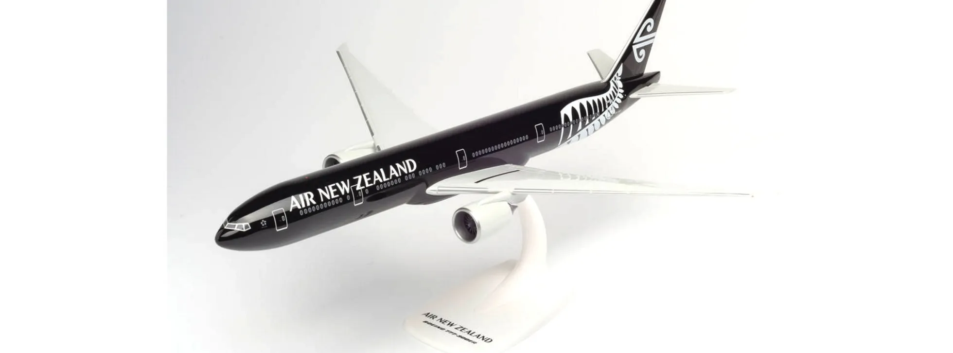 herpa 612777 Boeing 777-300ER Air New Zealand AllBlacks Steckbausatz 1:200