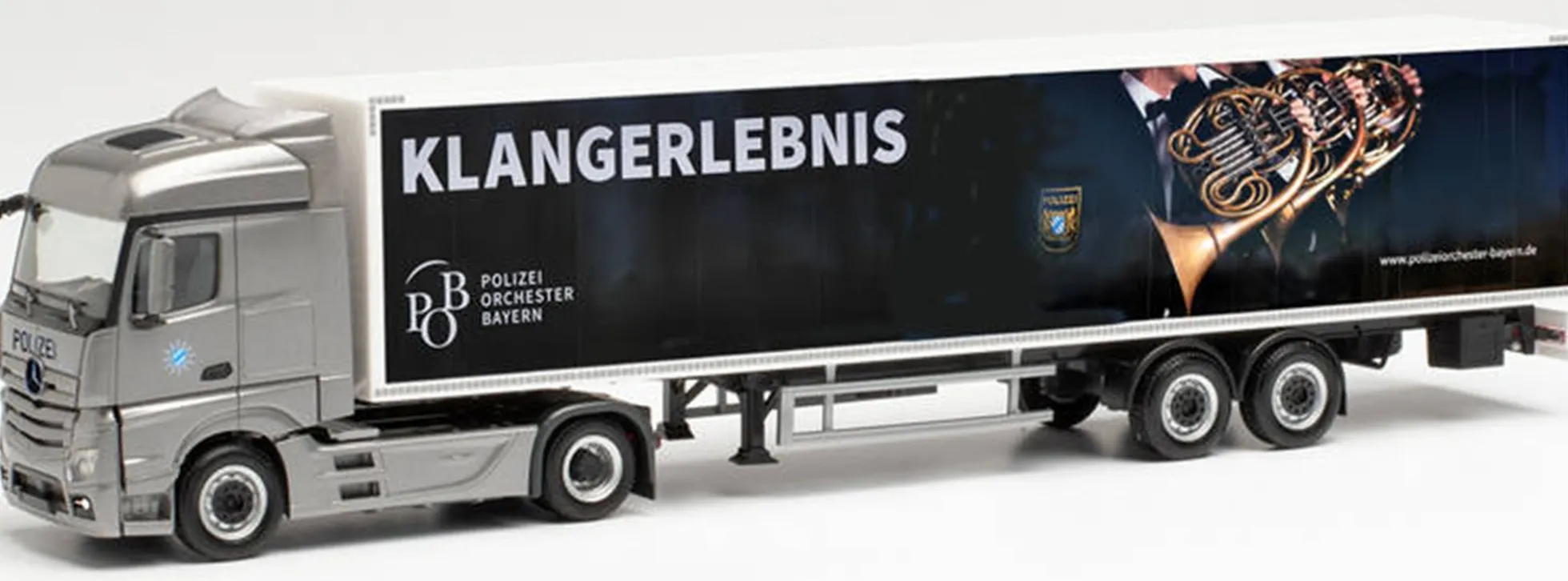 herpa 314398 MB Actros SS Koffer-Sz Polizeiorchester | LKW-Modell 1:87