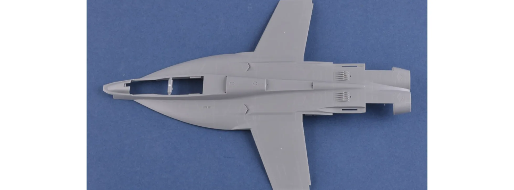 HobbyBoss 85812 FA18E Super Hornet | Flugzeug Bausatz 1:48