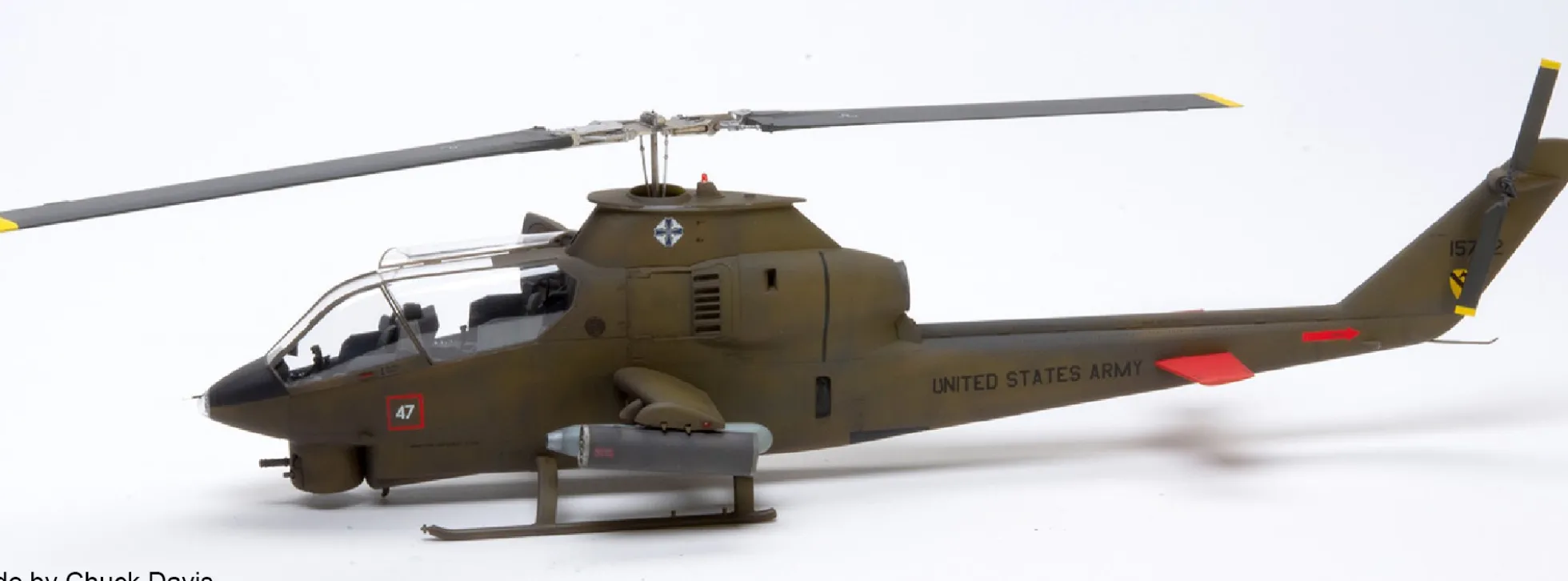 ICM 32060 AH-1G Cobra Frühe Ausführung des US Angriffshelikopters | Hubschrauber Bausatz 1:32