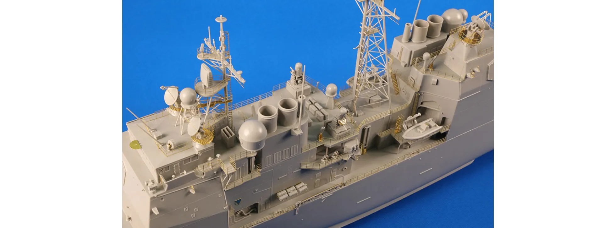 ILOVEKIT 62012 USS Mobile Bay CG-53 | Schiff Bausatz 1:200