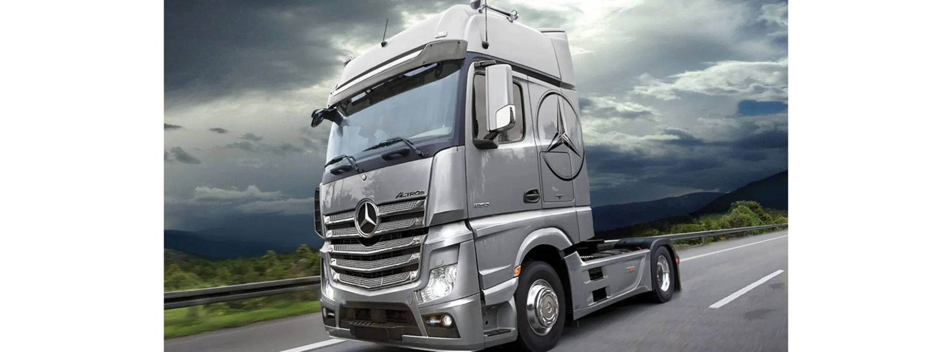 ITALERI 3905 MB Actros MP4 Gigaspace | LKW Bausatz 1:24