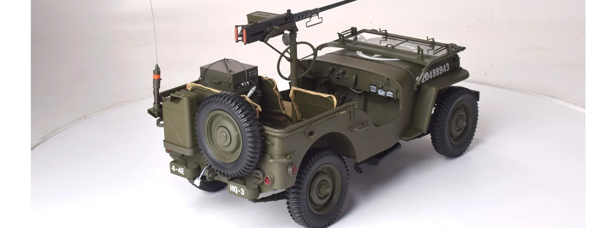 IXO 10105 Jeep Willys mit Anhänger + M3A1 u. M2 | mit Metallteilen | Premium Militär Bausatz 1:8
