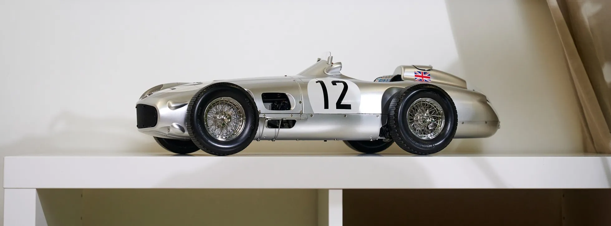 IXO 10117 Mercedes-Benz W196 Moss #12 | Soundfunktion | Premium Auto Bausatz 1:8