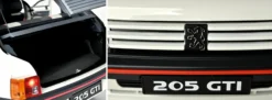IXO 10122 Peugeot 205 GTI Weiß | Licht + Sound | Premium Auto Bausatz 1:8