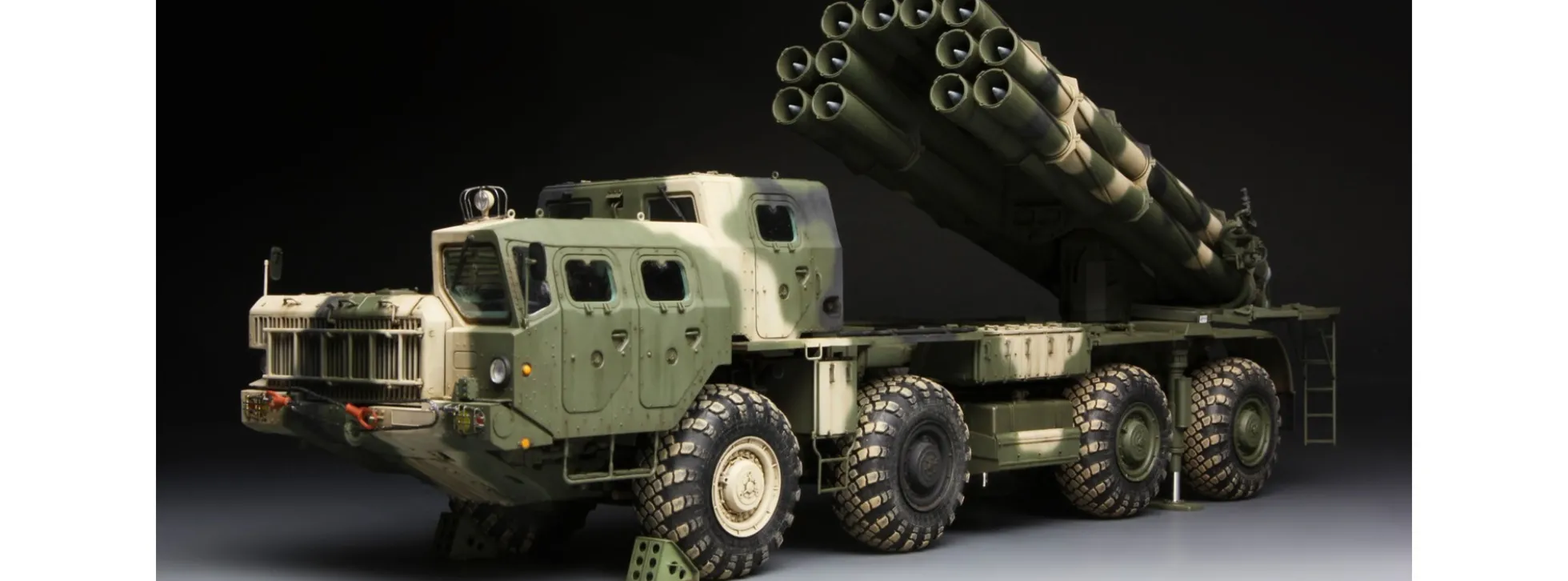 MENG SS-009 Langstrecken-Raketenwerfer 9A52-2 Smerch | Militär Bausatz 1:35