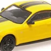 MINICHAMPS 870087027 Ford Mustang VI Coupe 2018 gelb mit schwarzen Streifen Automodell 1:87