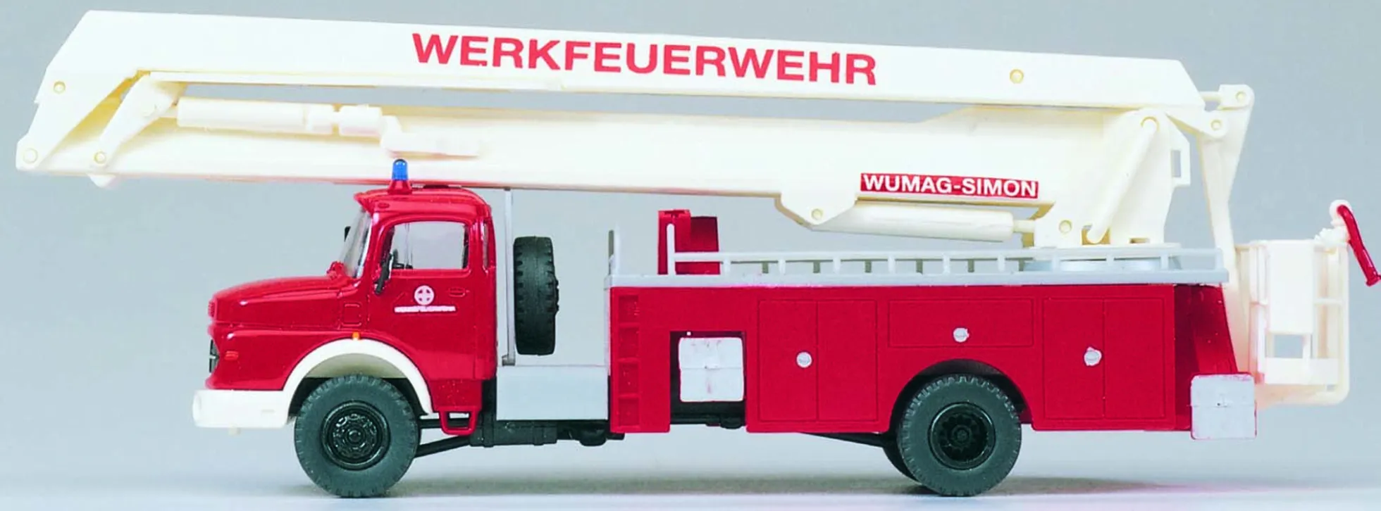 Preiser 31180 Mercedes-Benz LA1924 Gelenkbuehne Feuerwehr Bausatz Spur H0