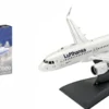 Revell 03942 Airbus A320neo Lufthansa New Livery | Flugzeug Bausatz 1:144