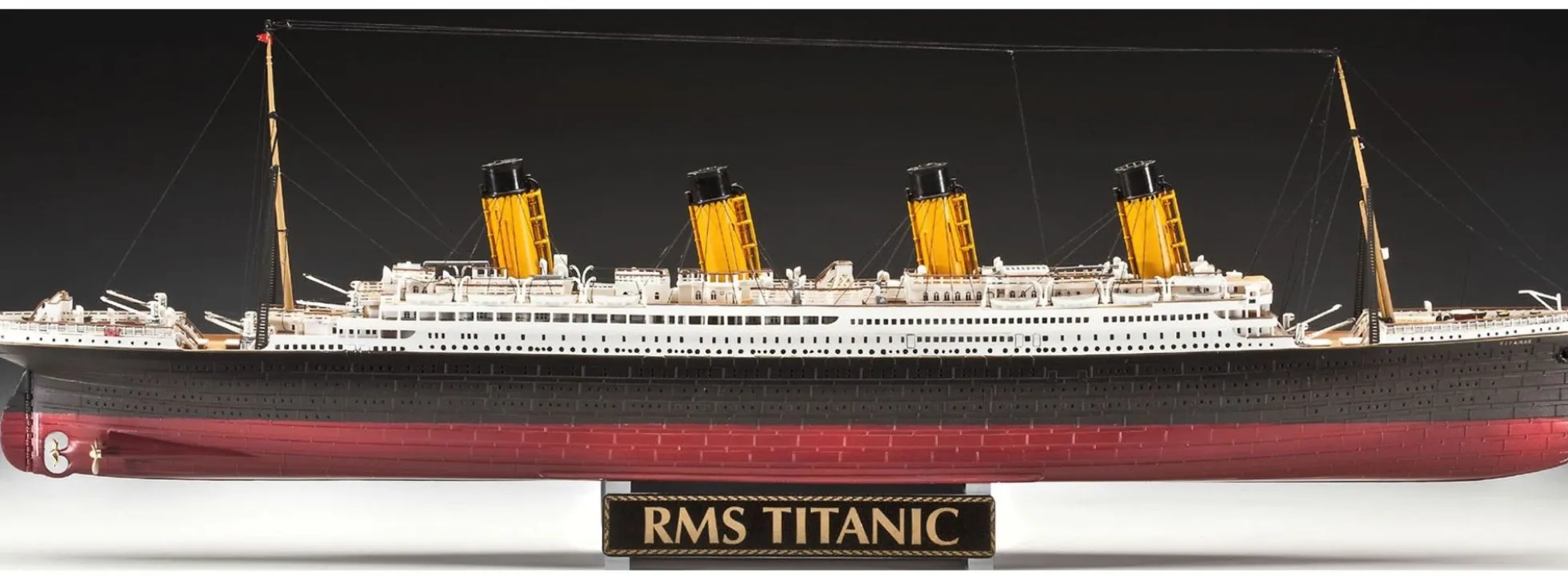 Revell 05715 Geschenkset | 100 Jahre Titanic | Sonderbausatz 1:400