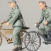 TAMIYA 35240 Diorama-Set Soldaten m. Fahrrad | Militaria Bausatz 1:35