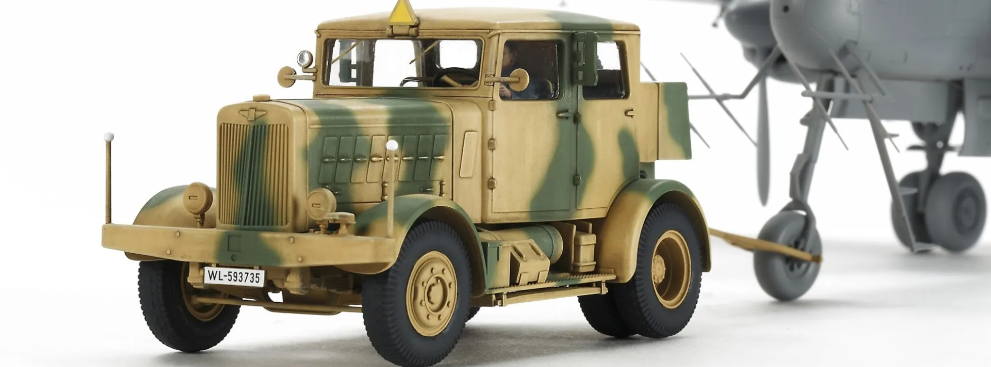 TAMIYA 32593 Dt. Zugmaschine SS-100 | Militär Bausatz 1:48