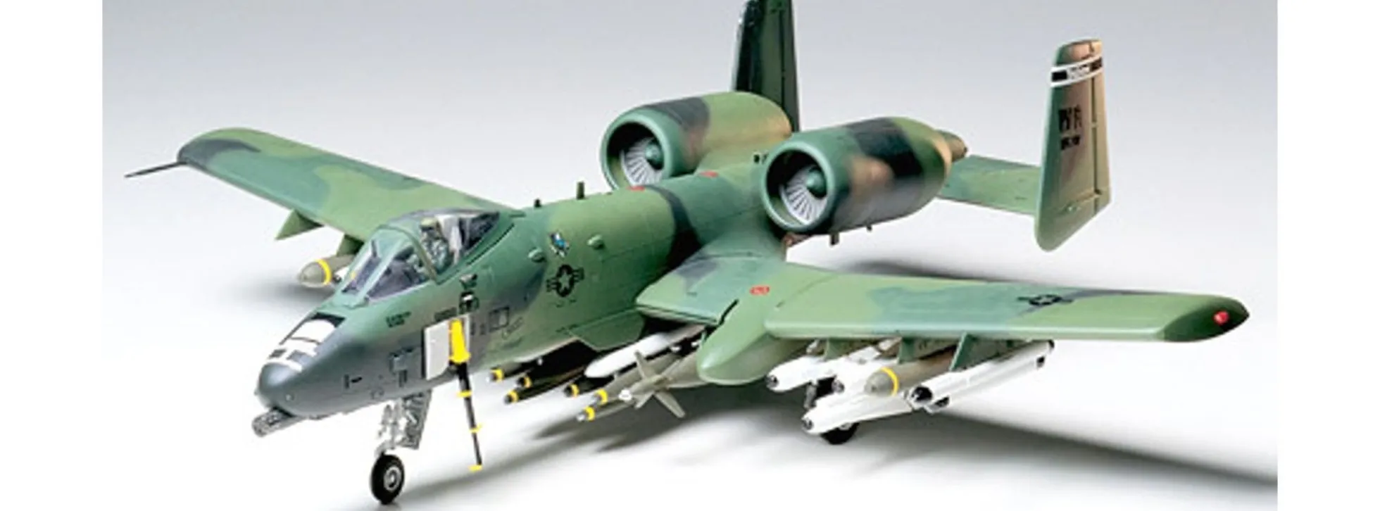 TAMIYA 61028 FAIRCHILD REPUBLIC A10-A Thunderbolt Bausatz 1:48