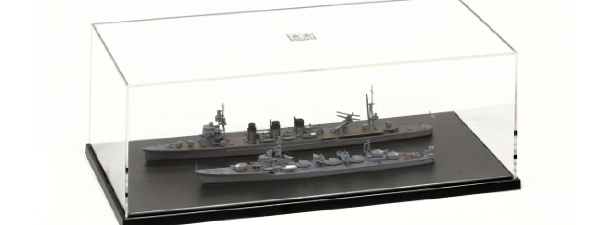 TAMIYA 73020 Vitrine Typ P für 1:20 + 1:700 Modellautos | 260 x 144 x 105 mm