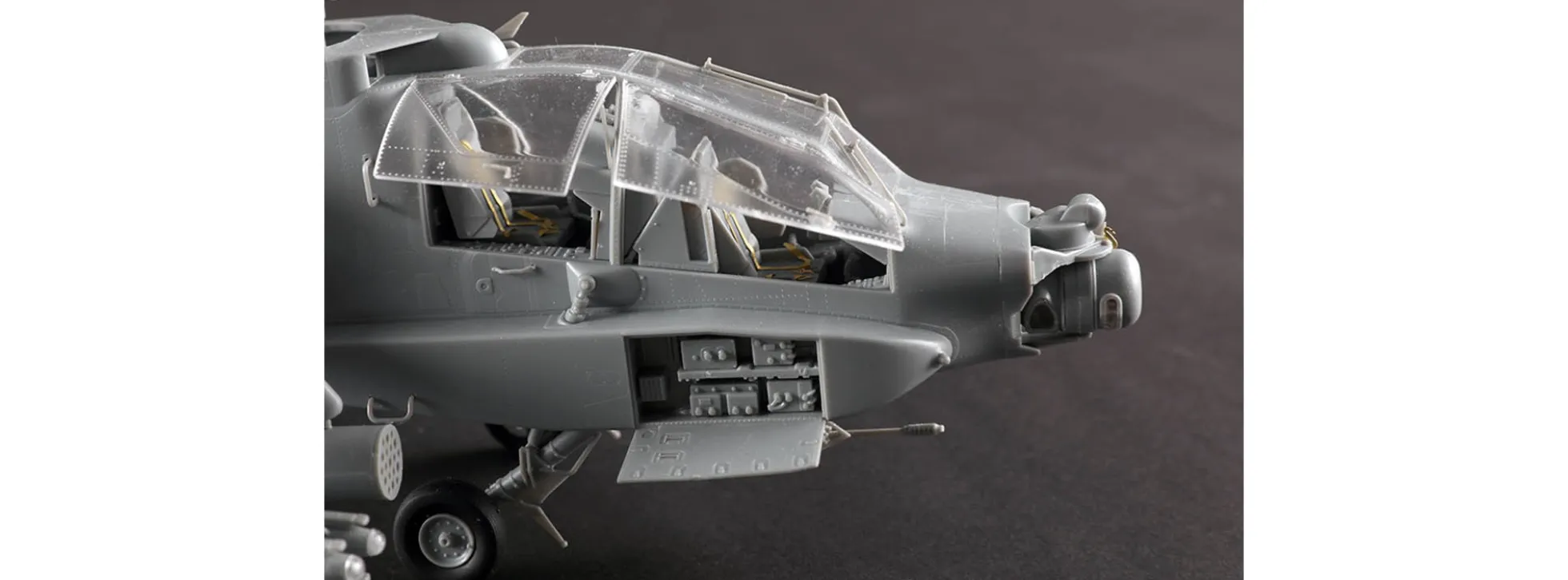TRUMPETER 05115 Boeing AH-64A Apache | Hubschrauber Bausatz 1:35