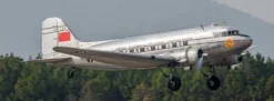 TRUMPETER 05813 Douglas DC-3 | Flugzeug Bausatz 1:48