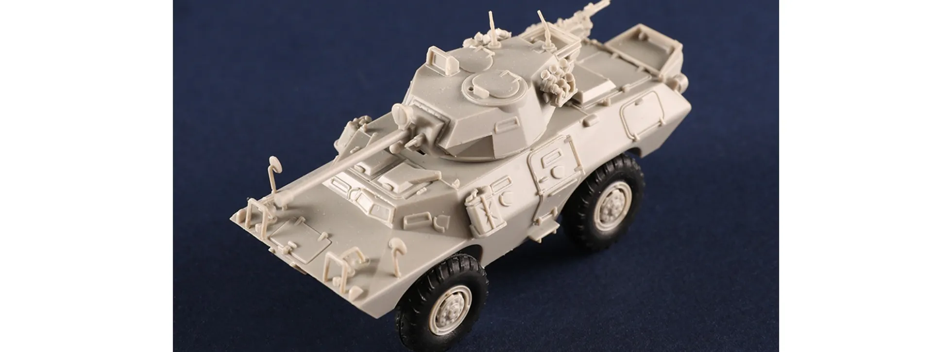 TRUMPETER 07442 LAV-150 APC 90 mm Mecar Kanone | Panzer Bausatz 1:72