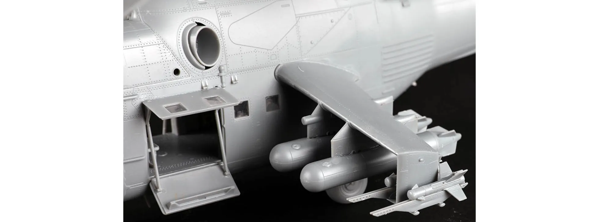 TRUMPETER 05828 Mil Mi-24A Hind-B | Hubschrauber Bausatz 1:48