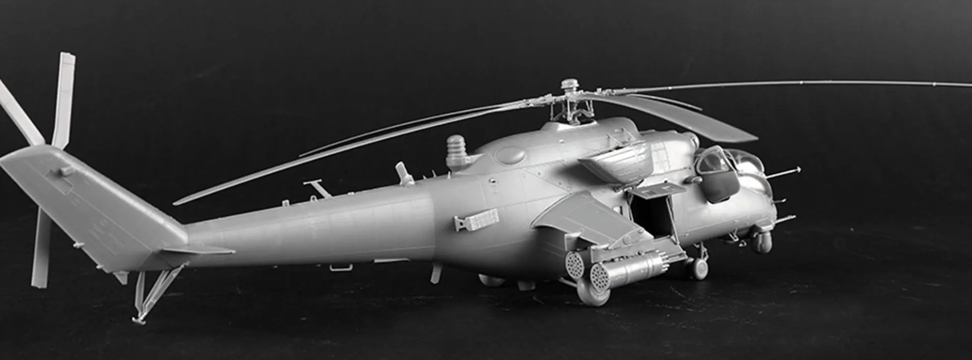 TRUMPETER 05830 Mil Mi-35M Hind-E | Hubschrauber Bausatz 1:48
