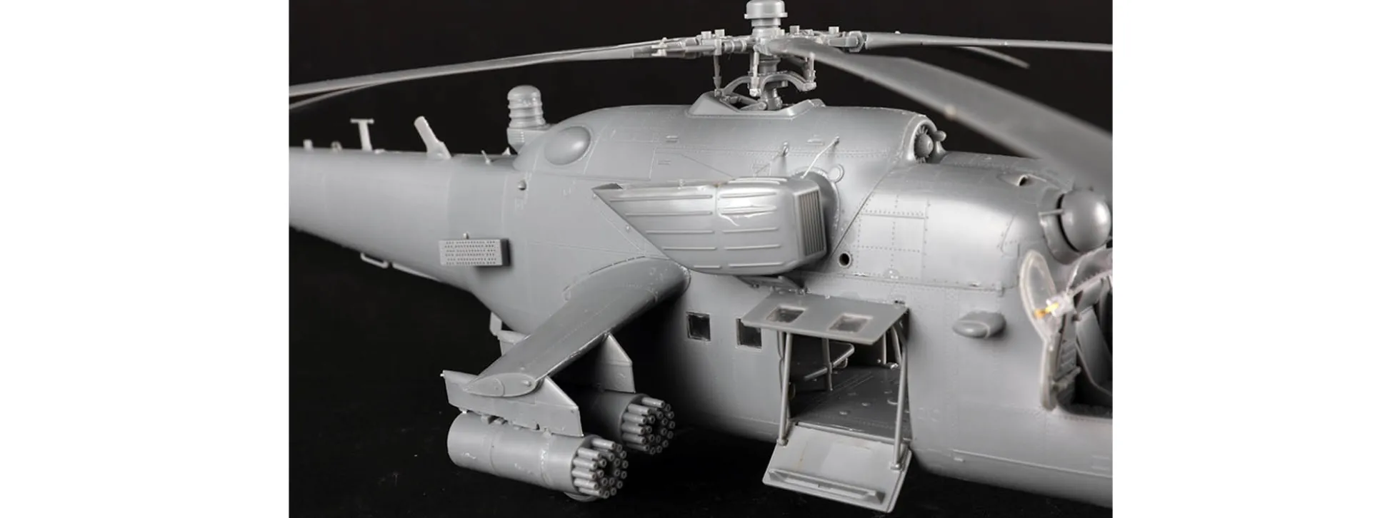 TRUMPETER 05830 Mil Mi-35M Hind-E | Hubschrauber Bausatz 1:48