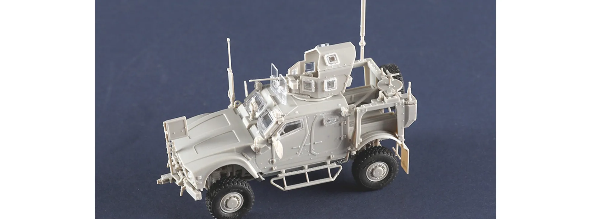 TRUMPETER 07413 Oshkosh M1240 M-ATV MRAP | Militär Bausatz 1:72