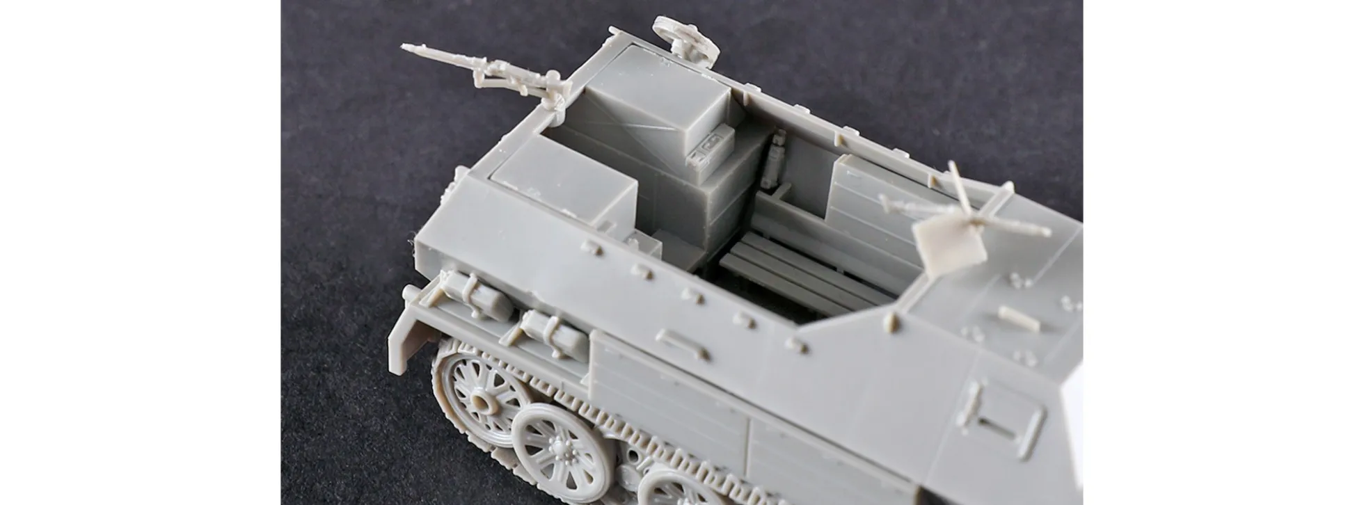 TRUMPETER 07404 Sd. Kfz. 8 Gepanzerte 12t | Halbkettenfahrzeug Bausatz 1:72