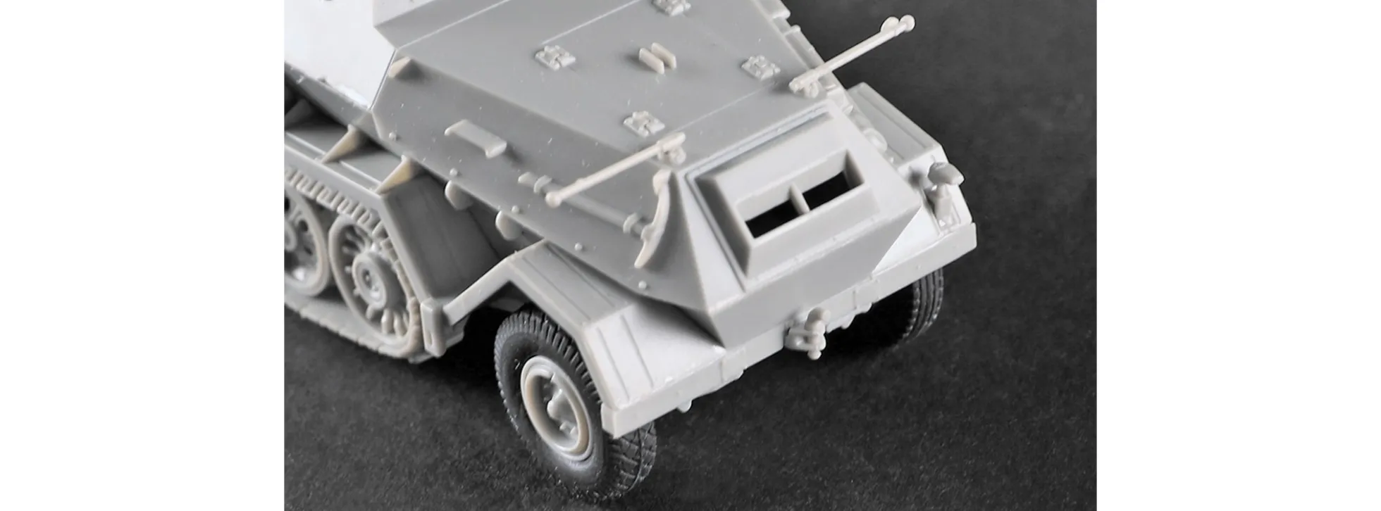 TRUMPETER 07404 Sd. Kfz. 8 Gepanzerte 12t | Halbkettenfahrzeug Bausatz 1:72