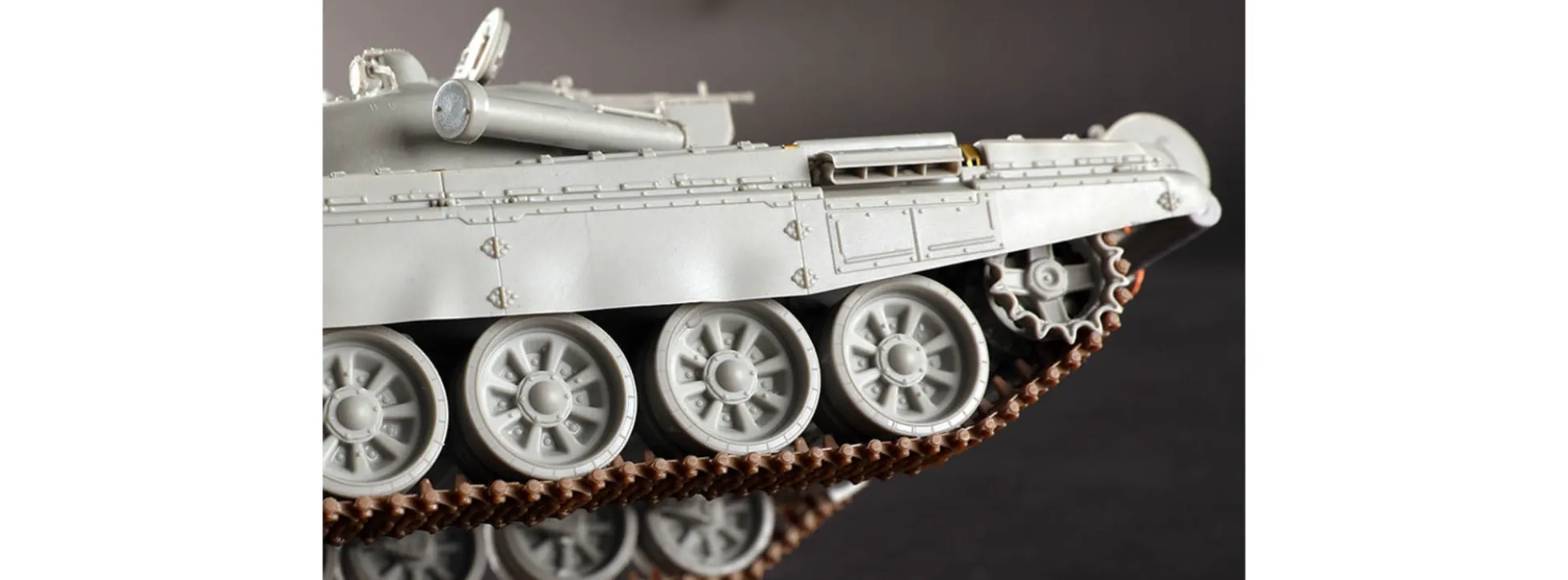 TRUMPETER 09604 T-72M1 | Panzer Bausatz 1:35