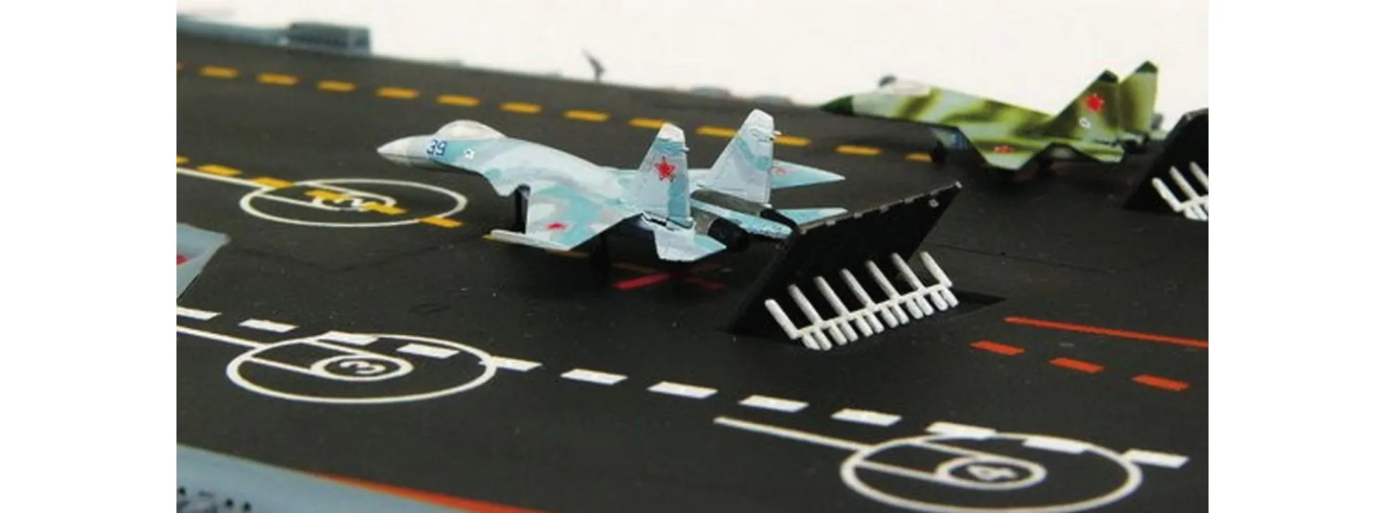 TRUMPETER 05606 USSR AC Admiral Kuznetsov | Schiff Bausatz 1:350